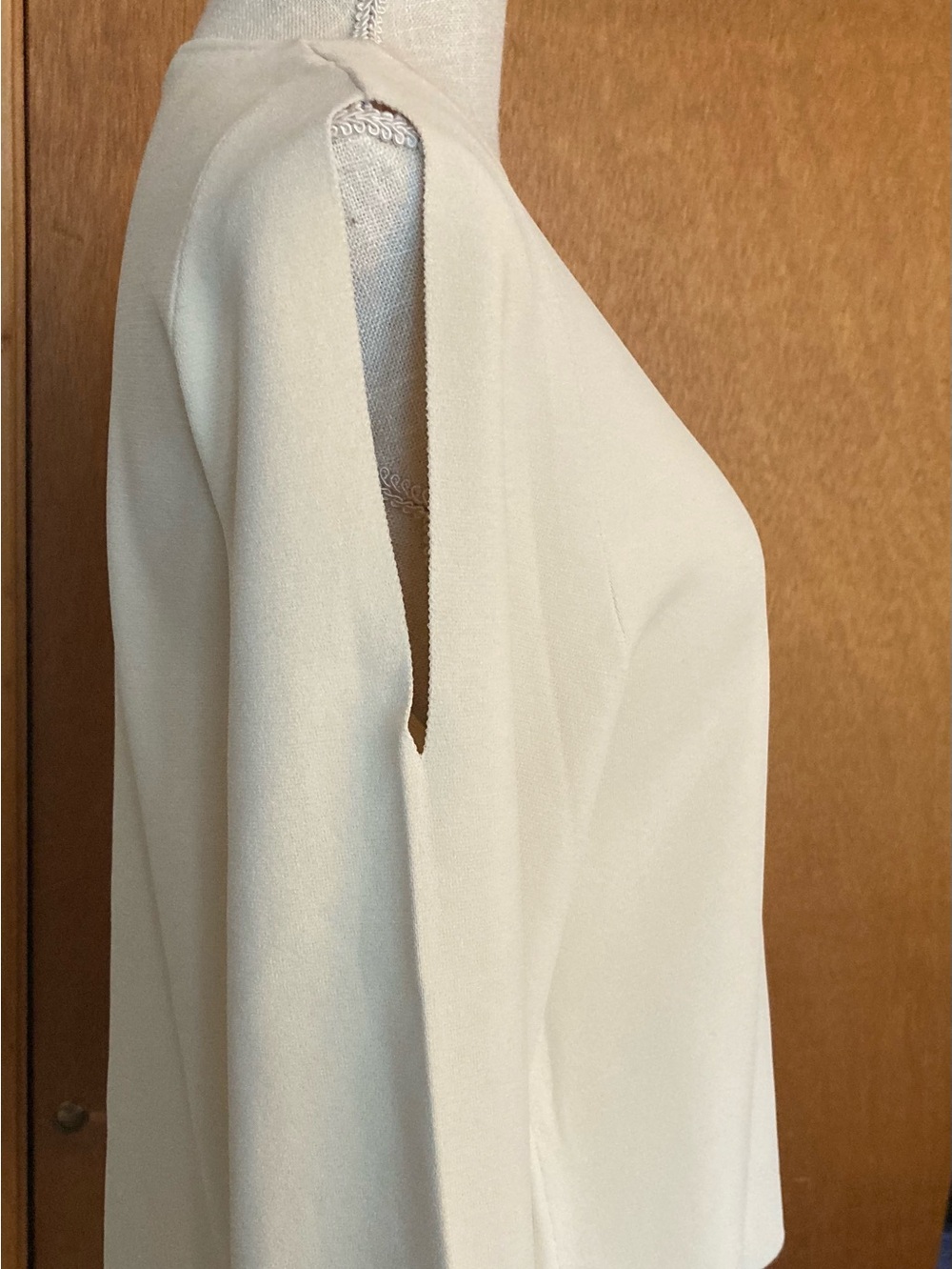 Stella McCartney Cream Round Neck Sweater with Sleeve Detailing - Picture 4 of 9